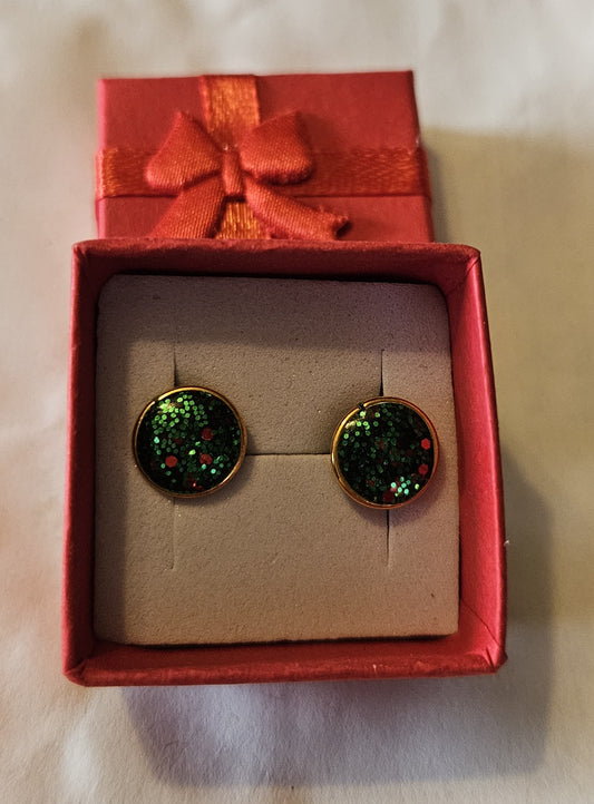 Clou d'oreille Le sapin décoré