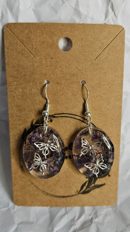Papillons sur fleur de lys