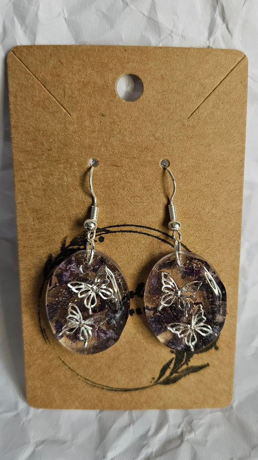 Papillons sur fleur de lys
